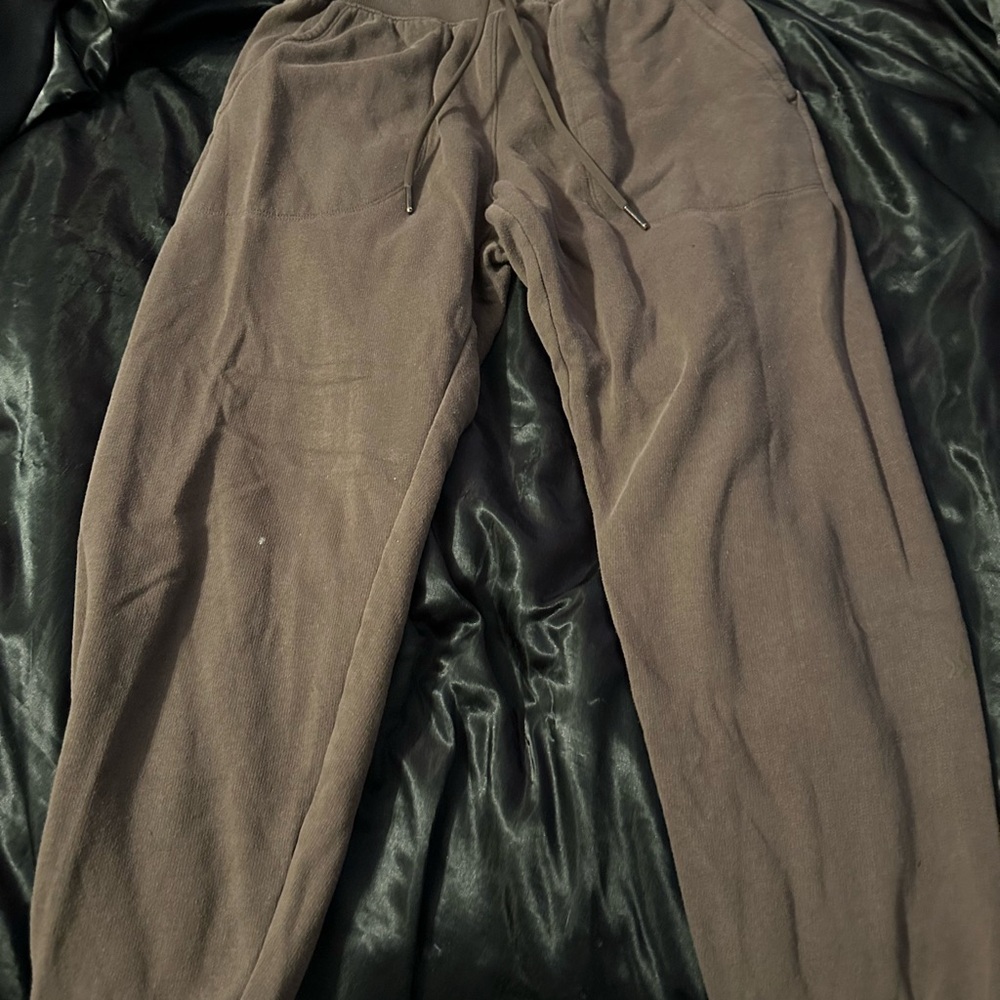 Woman’s Brown Sweatpants